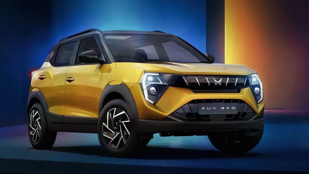 Mahindra XUV3XO REVX M Showrooms में पहुँची – जानें इसकी कीमत, फीचर्स और Mileage